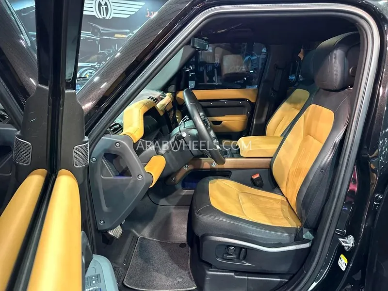 لاند روفر ديفندر 2024 for Sale in دبي Image-5