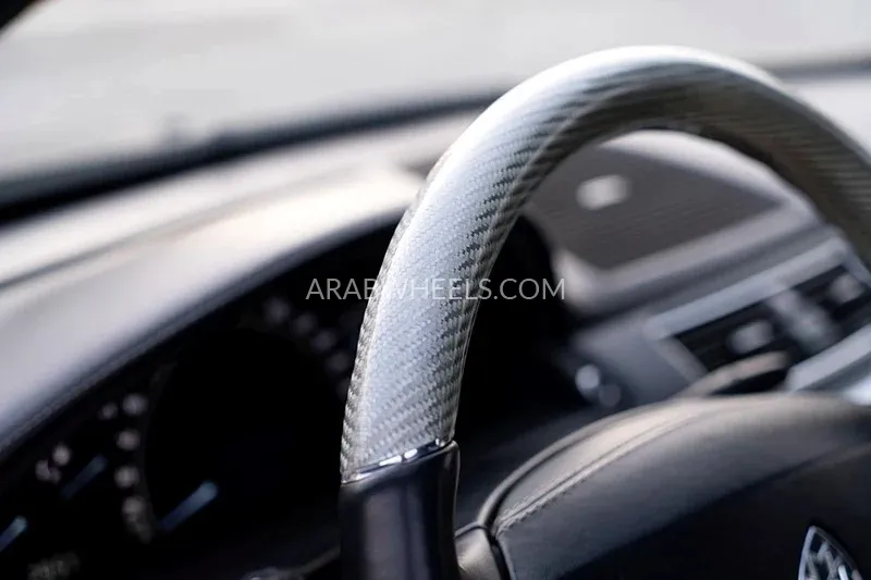 مايباخ 57 2012 for Sale in دبي Image-7