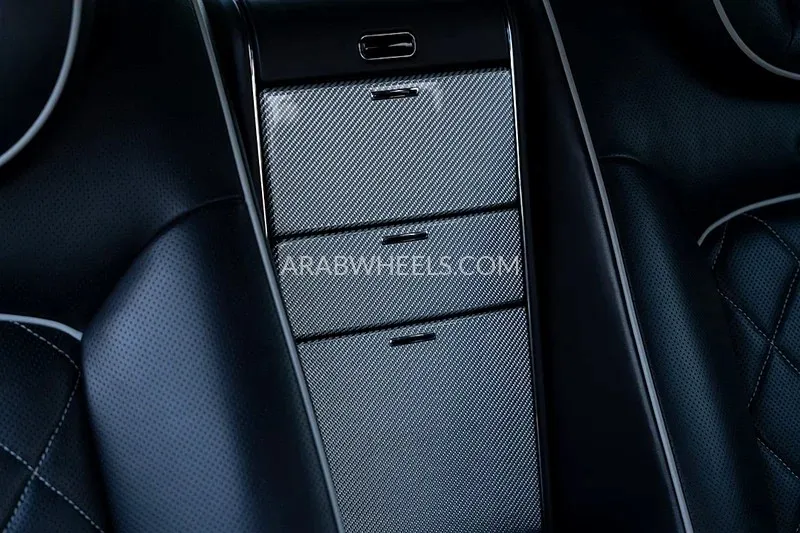 مايباخ 57 2012 for Sale in دبي Image-12