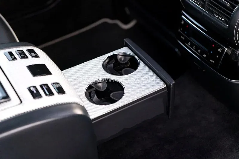 مايباخ 57 2012 for Sale in دبي Image-17