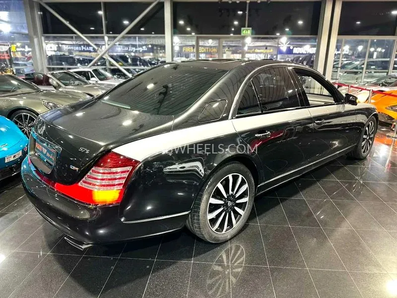 مايباخ 57 2012 for Sale in دبي Image-19