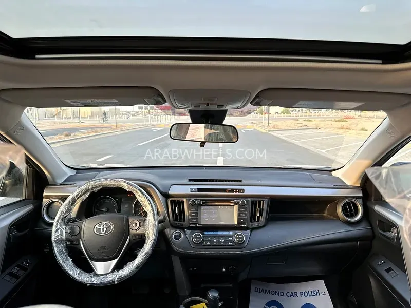 Toyota Rav4 2018 for Sale in Dubai Image-6