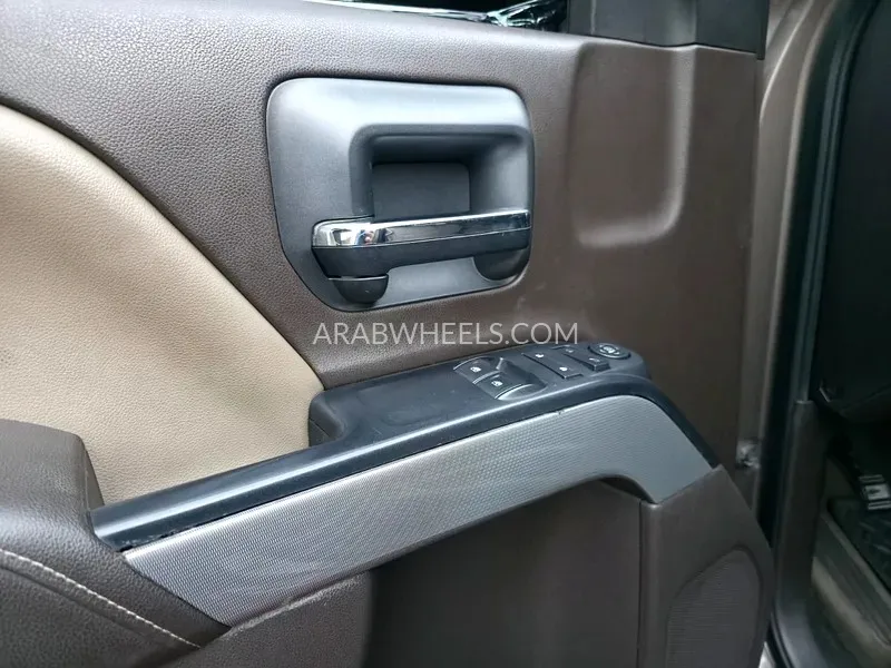 Chevrolet Silverado 2015 for Sale in Ajman Image-11