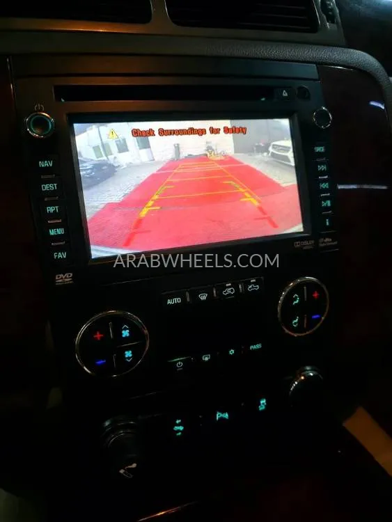 شيفروليه سوبربان 2014 for Sale in عجمان Image-19