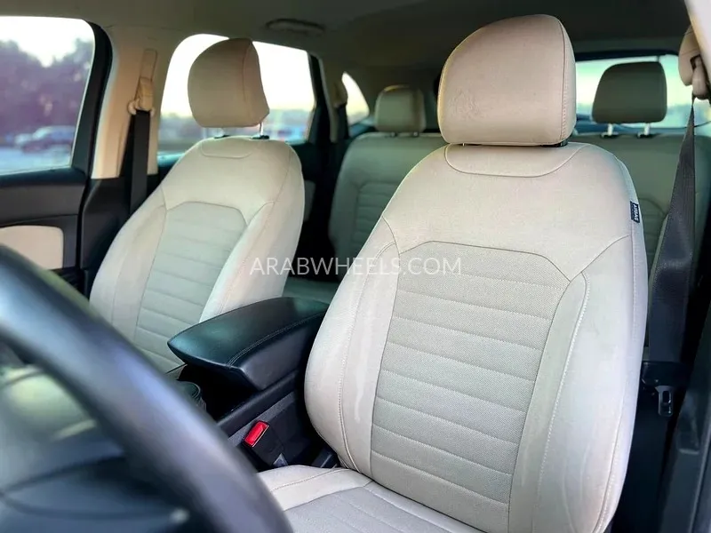 Ford Edge 2016 for Sale in Sharjah Image-12