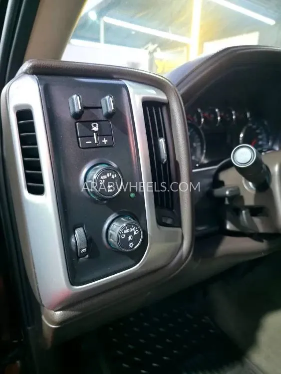 GMC Sierra 2018 for Sale in Ajman Image-8