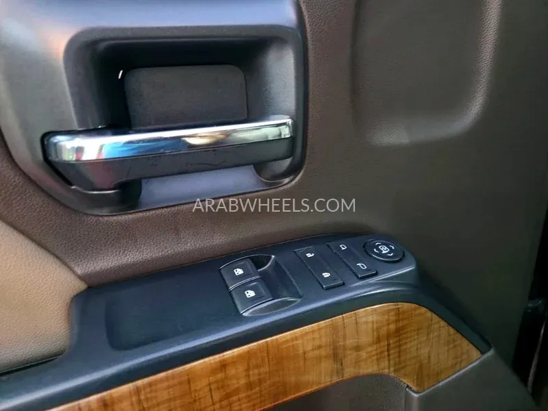 GMC Sierra 2018 for Sale in Ajman Image-11