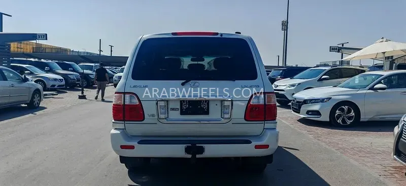 Lexus LX 2005 for Sale in Sharjah Image-8