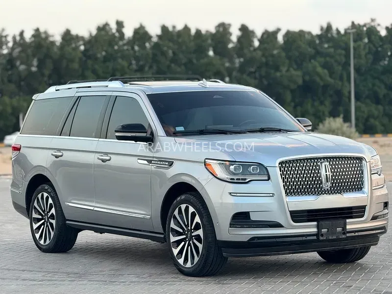Lincoln Navigator 2024 for Sale in Sharjah Image-2