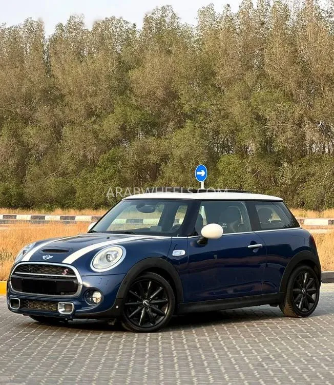Mini Cooper 2018 for Sale in Sharjah Image-3