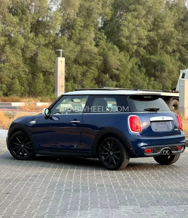 Mini Cooper 2018 for Sale in Sharjah Image-5