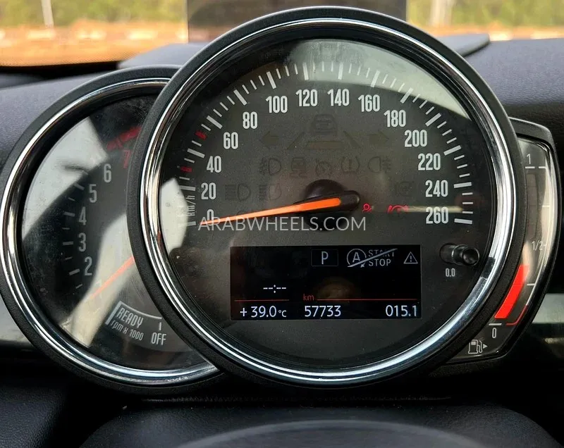 Mini Cooper 2018 for Sale in Sharjah Image-9