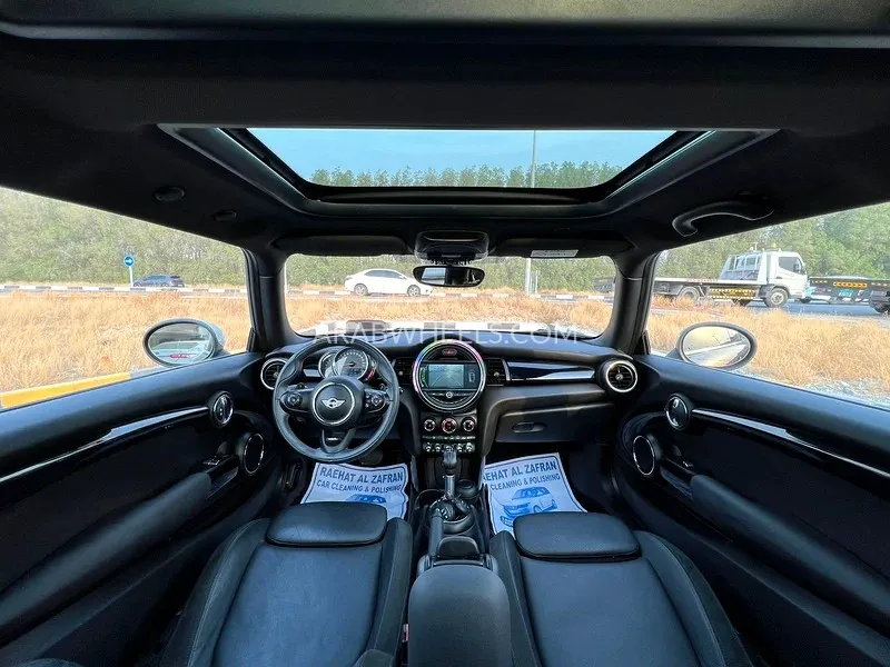 Mini Cooper 2018 for Sale in Sharjah Image-14