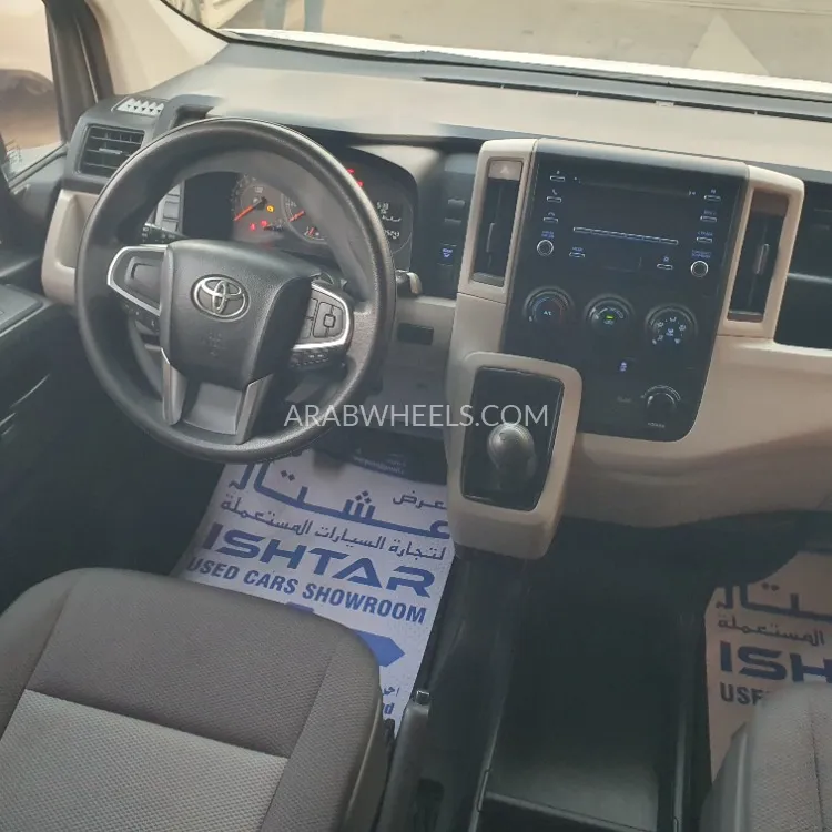 Toyota Hiace 2022 for Sale in Sharjah Image-3