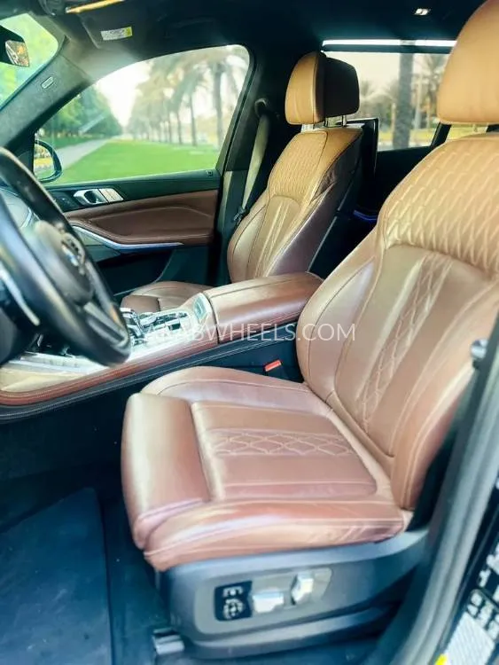 BMW X7 2020 for Sale in Sharjah Image-8