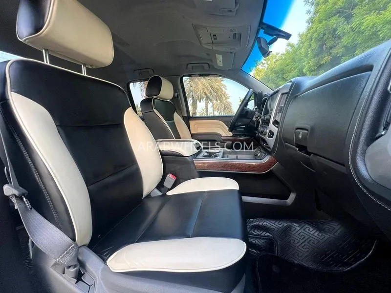 GMC Sierra 2015 for Sale in Sharjah Image-11