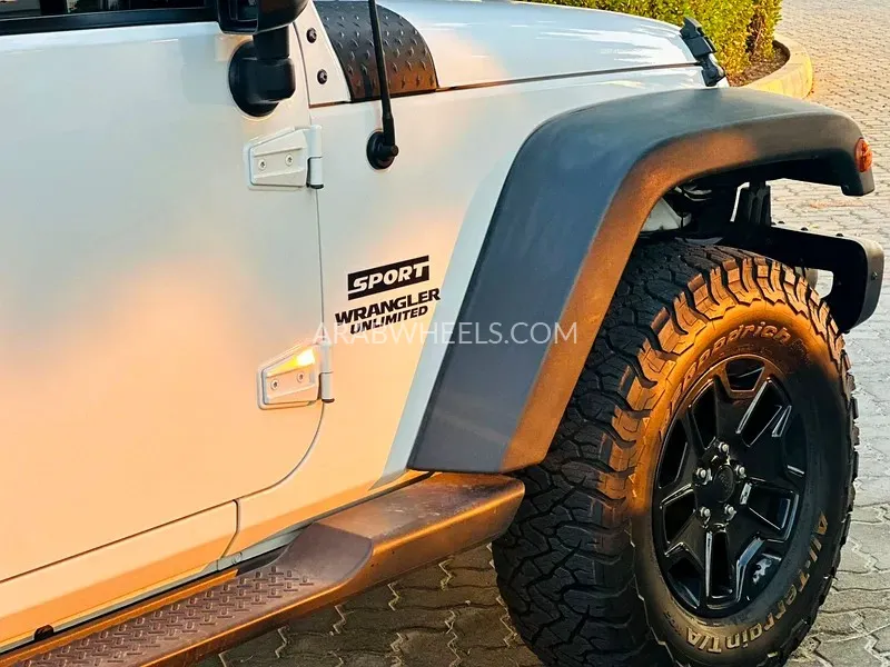 Jeep Wrangler 2016 for Sale in Sharjah Image-4