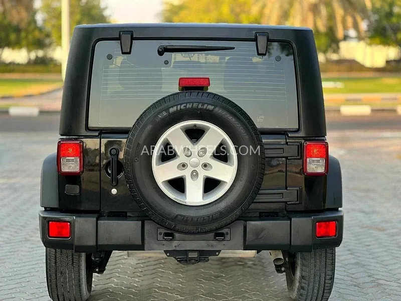 جيب رانجلر 2018 for Sale in الشارقة Image-9