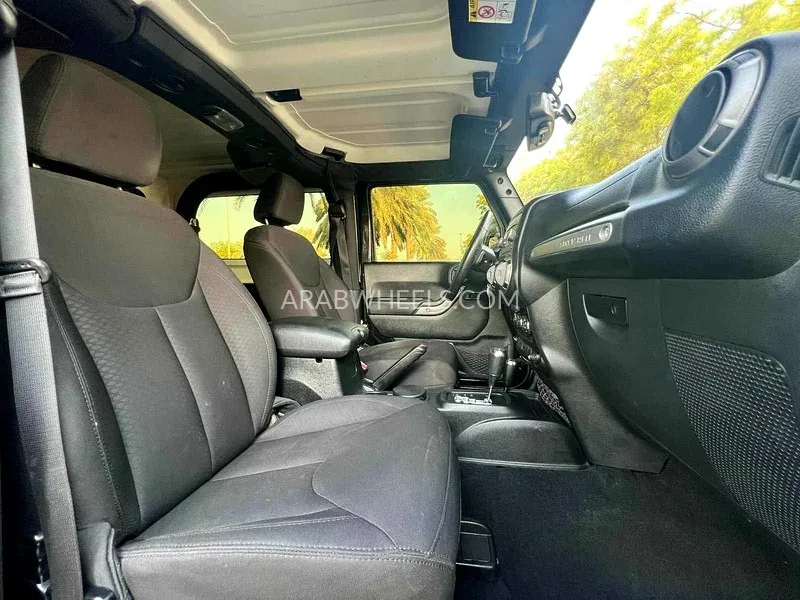جيب رانجلر 2018 for Sale in الشارقة Image-11