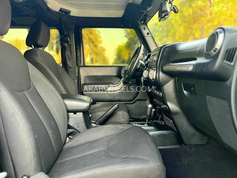 جيب رانجلر 2018 for Sale in الشارقة Image-13