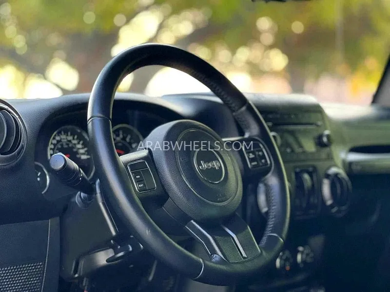 جيب رانجلر 2018 for Sale in الشارقة Image-17