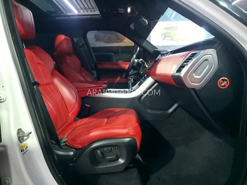 Land Rover Range Rover Sport 2014 for Sale in Ajman Image-11