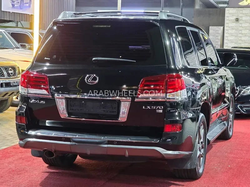 Lexus LX 2015 for Sale in Ajman Image-7