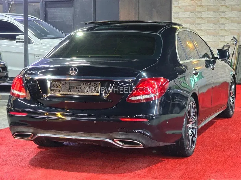 Mercedes Benz E Class 2018 for Sale in Ajman Image-9
