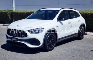 Mercedes Benz GLA 2023 for Sale in Dubai Image-2