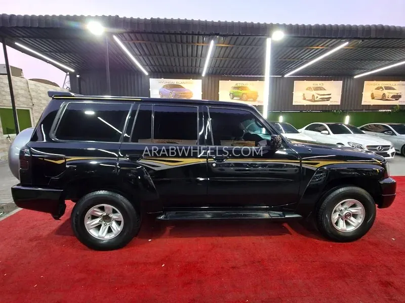 Nissan Patrol 2006 for Sale in Ajman Image-9