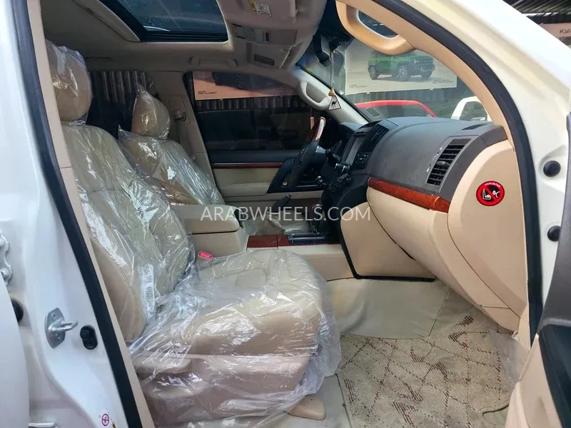 Toyota Land Cruiser 2014 for Sale in Ajman Image-7