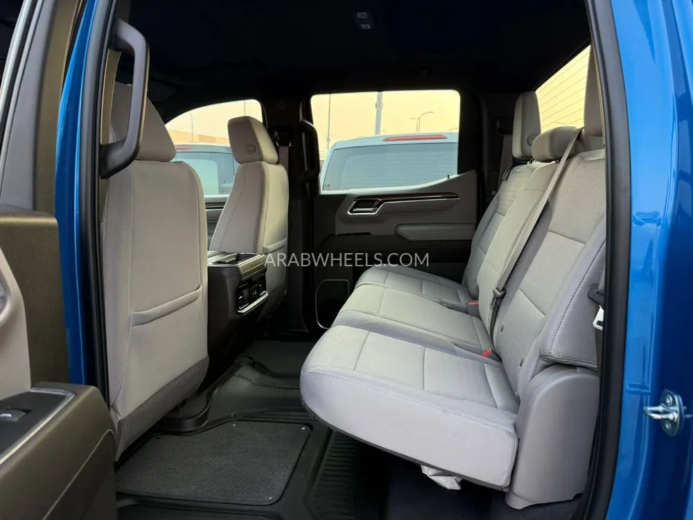 Chevrolet Silverado 2022 for Sale in Abu Dhabi Image-8