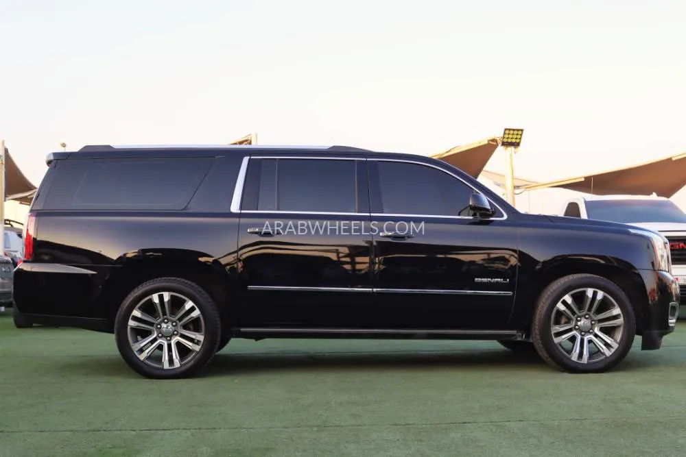 GMC Yukon 2017 for Sale in Sharjah Image-3