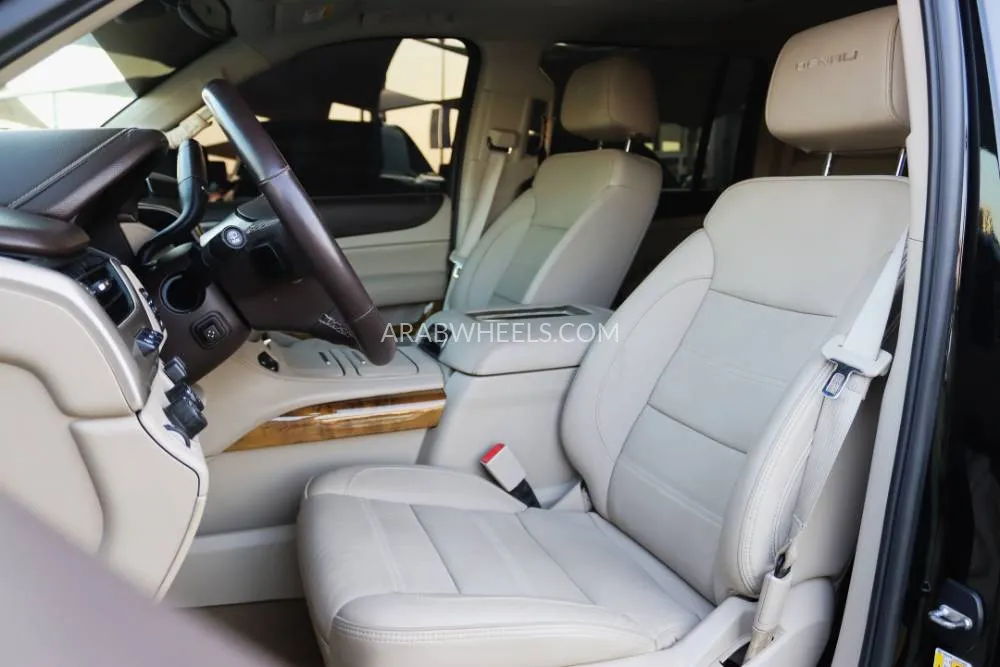 GMC Yukon 2017 for Sale in Sharjah Image-5