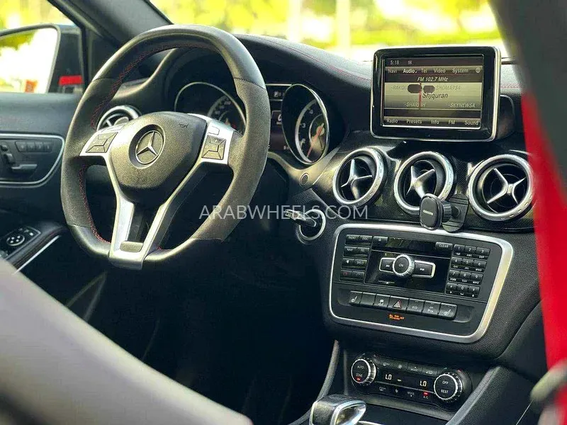 Mercedes Benz GLA 2015 for Sale in Sharjah Image-12