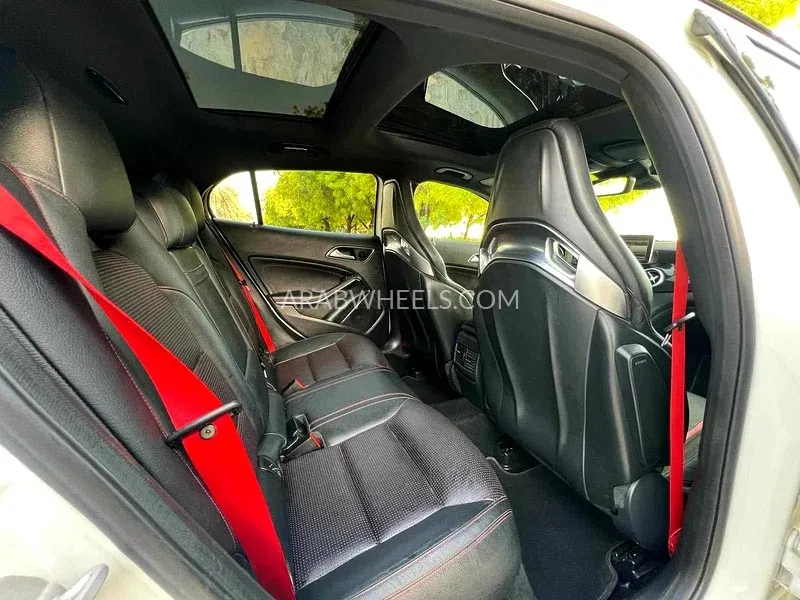 Mercedes Benz GLA 2015 for Sale in Sharjah Image-16