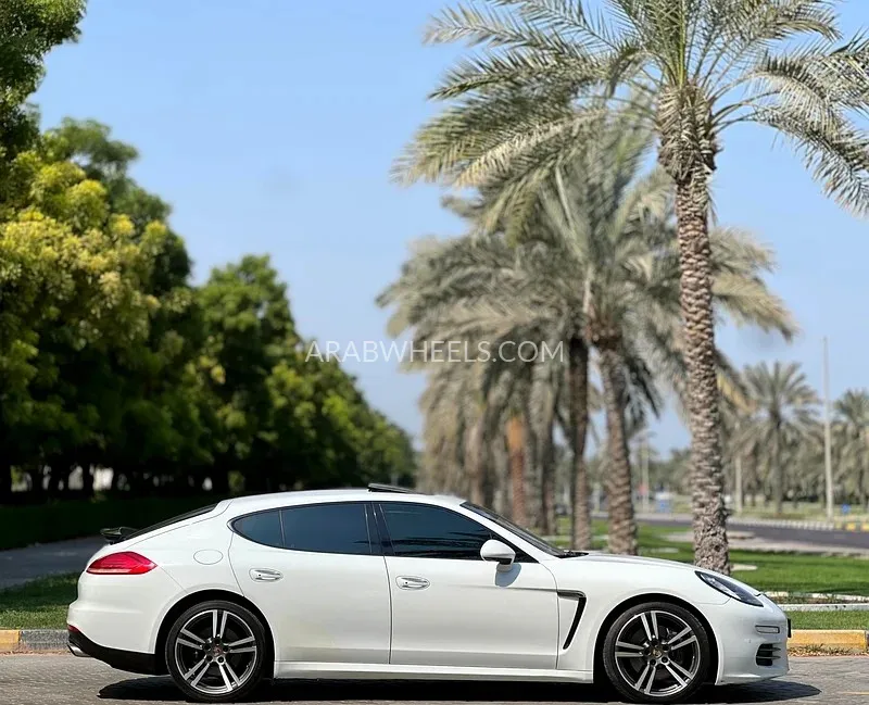 Porsche Panamera 2014 for Sale in Sharjah Image-8