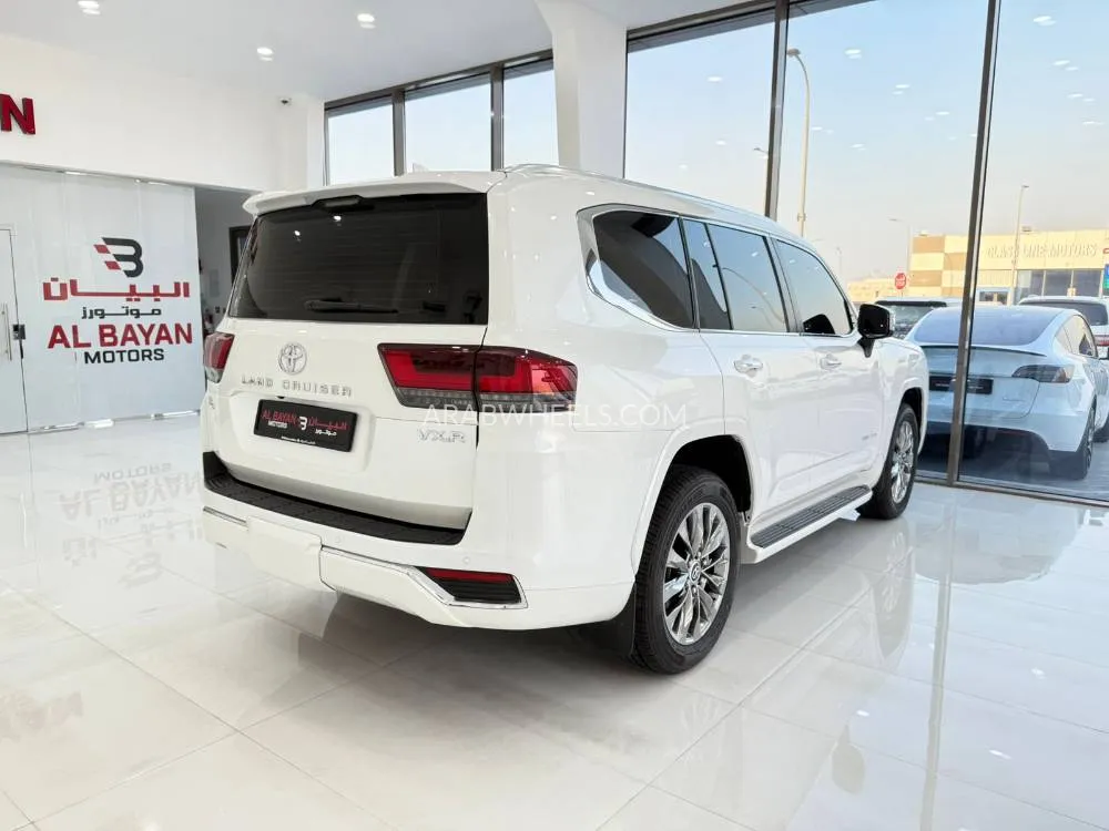 Toyota Land Cruiser 2023 for Sale in Abu Dhabi Image-2