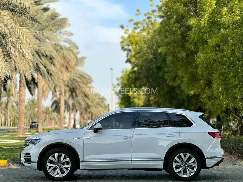 Volkswagen Touareg 2018 for Sale in Sharjah Image-6