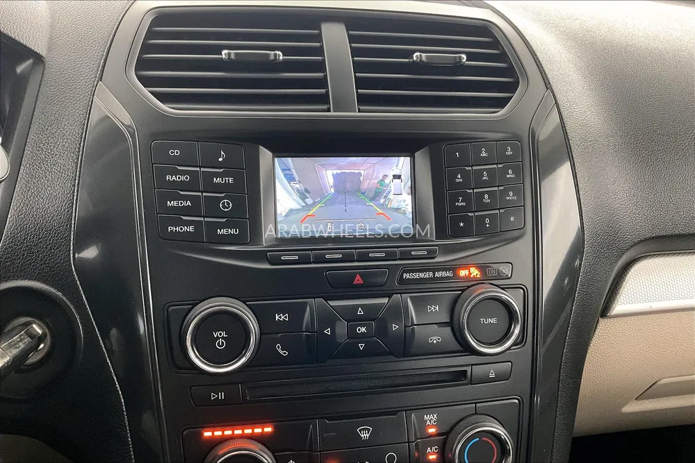 Ford Explorer 2018 for Sale in Sharjah Image-17