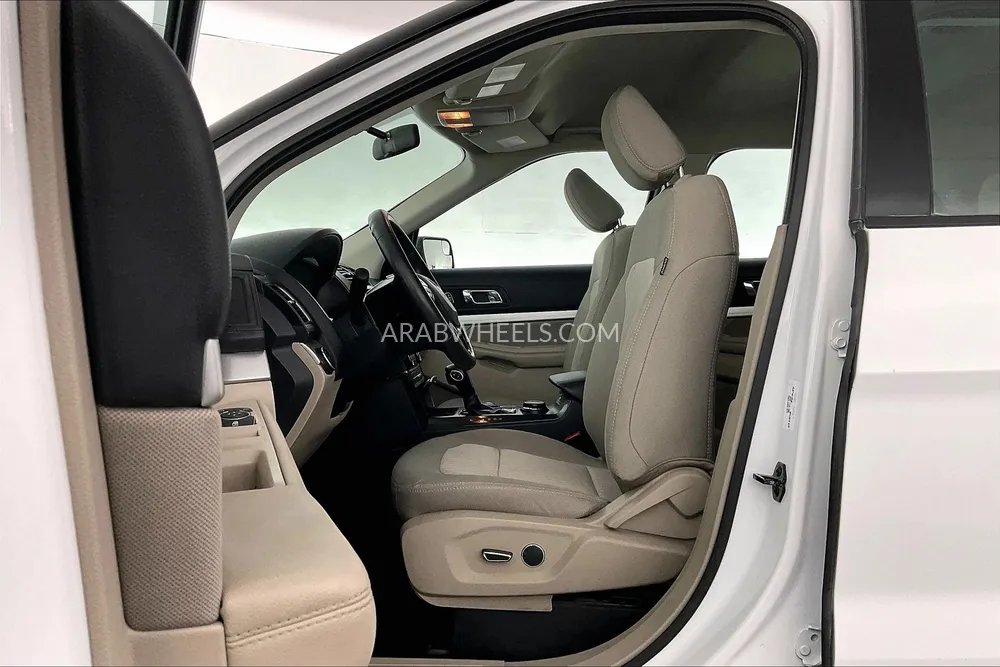 Ford Explorer 2018 for Sale in Sharjah Image-24