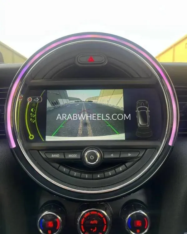 ميني كوبر 2015 for Sale in أم القيوين Image-8