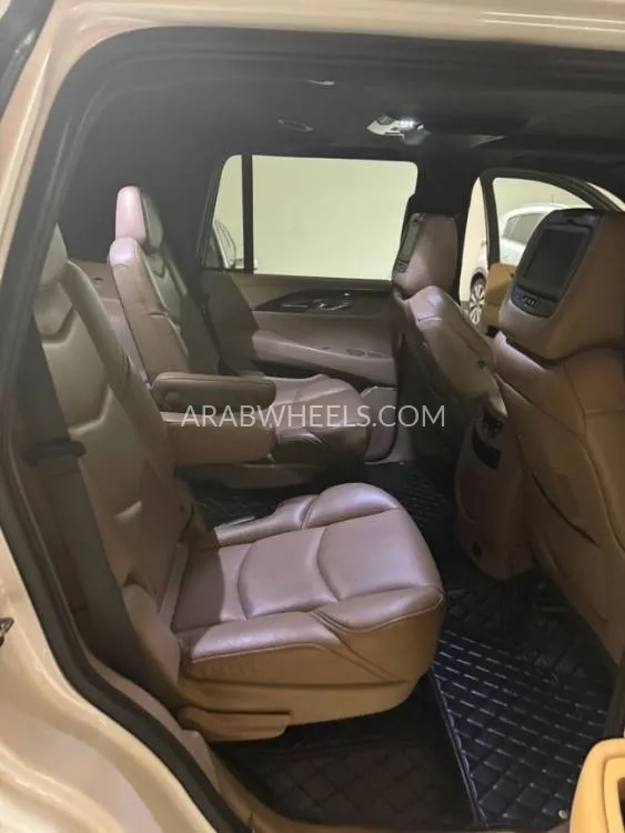 Cadillac Escalade 2019 for Sale in Ajman Image-8