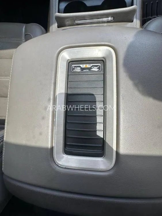 GMC Yukon 2019 for Sale in Ajman Image-13