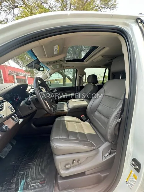 GMC Yukon 2019 for Sale in Ajman Image-17