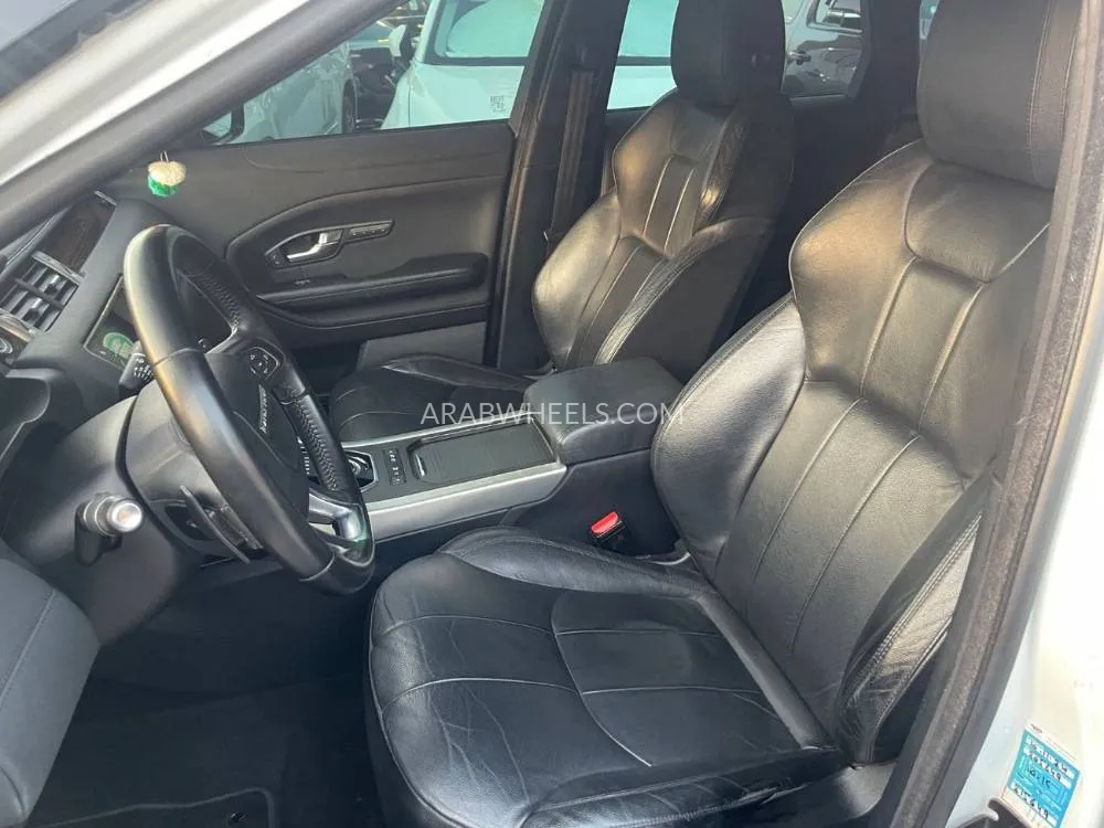 Land Rover Range Rover Evoque 2017 for Sale in Ajman Image-9