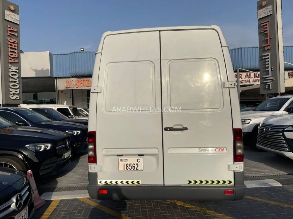Mercedes Benz Sprinter 2010 for Sale in Ajman Image-5