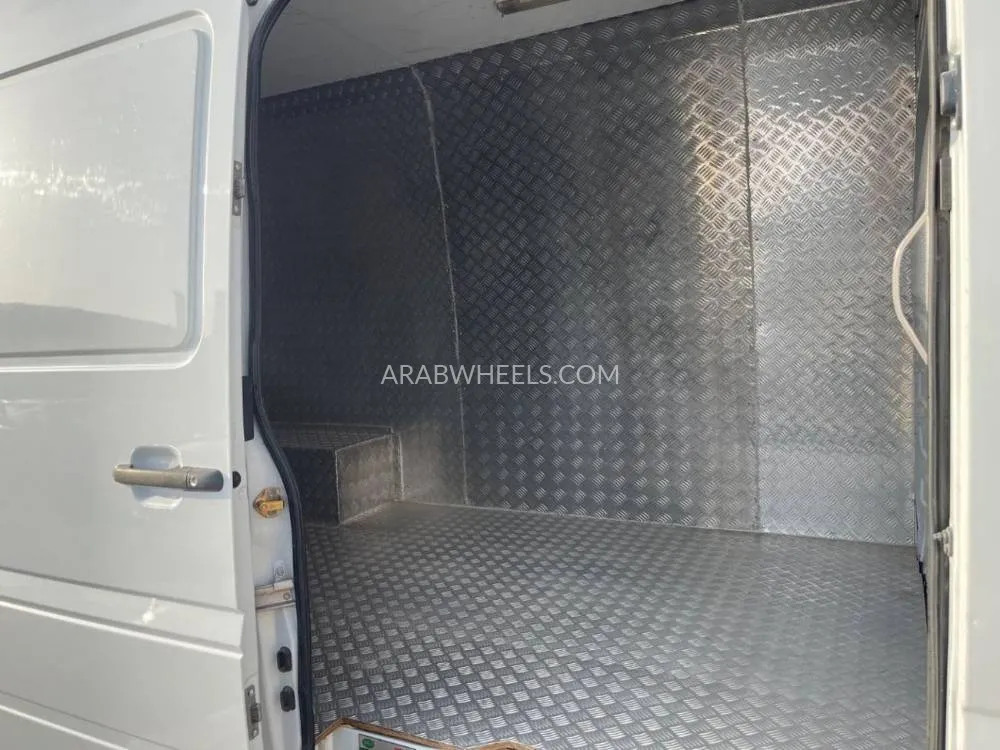 Mercedes Benz Sprinter 2010 for Sale in Ajman Image-11
