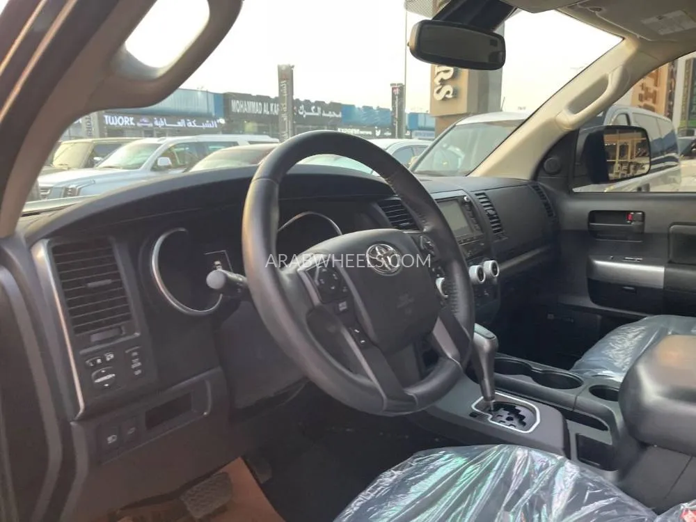 Toyota Sequoia 2021 for Sale in Ajman Image-15