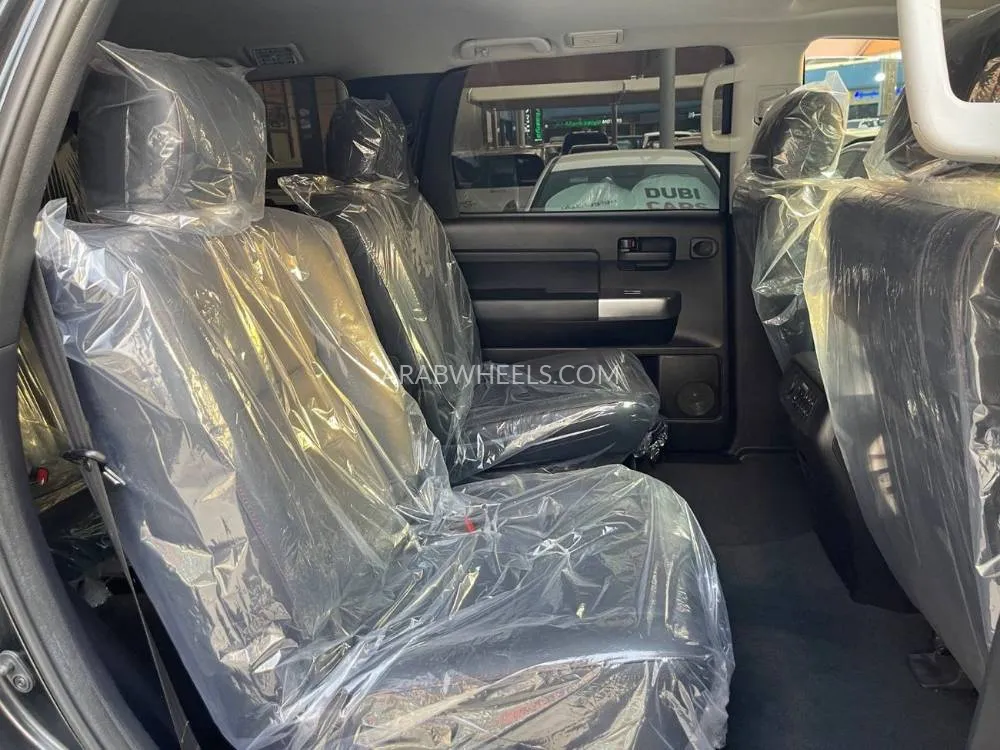 Toyota Sequoia 2021 for Sale in Ajman Image-21